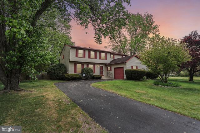 8 DUNHAM CT, Berlin, NJ 08009