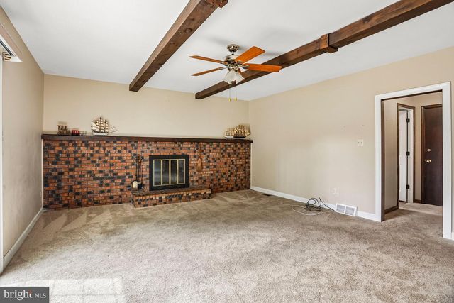 8 DUNHAM CT, Berlin, NJ 08009