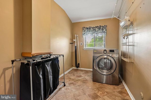8 DUNHAM CT, Berlin, NJ 08009