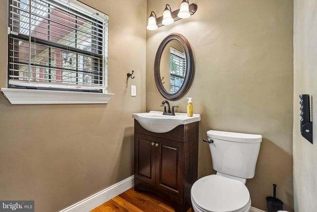 8 DUNHAM CT, Berlin, NJ 08009