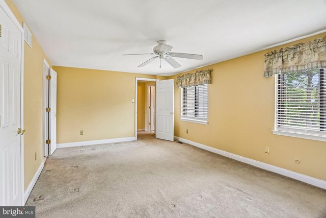 8 DUNHAM CT, Berlin, NJ 08009
