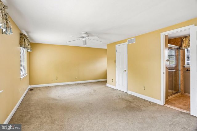 8 DUNHAM CT, Berlin, NJ 08009