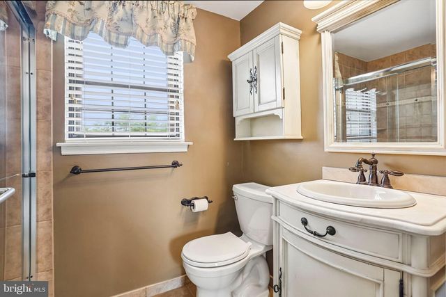 8 DUNHAM CT, Berlin, NJ 08009