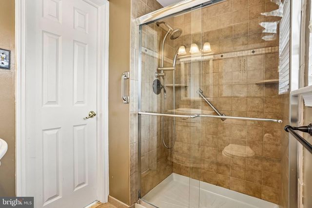 8 DUNHAM CT, Berlin, NJ 08009
