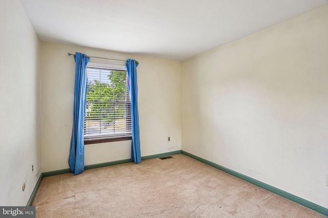 8 DUNHAM CT, Berlin, NJ 08009