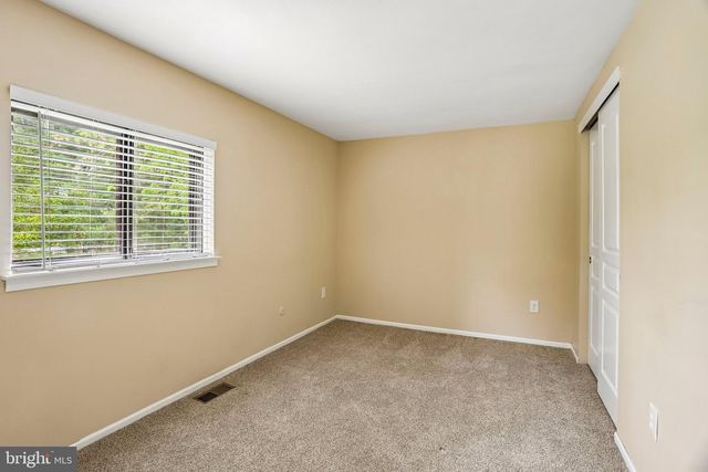 8 DUNHAM CT, Berlin, NJ 08009