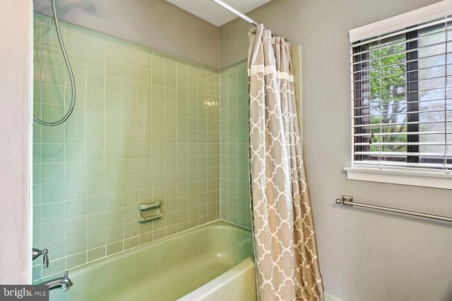 8 DUNHAM CT, Berlin, NJ 08009