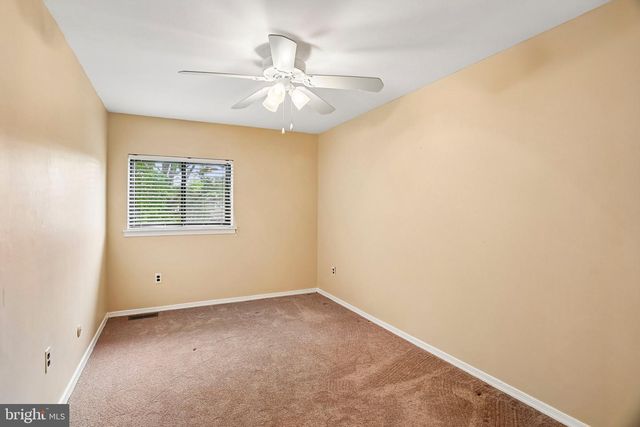 8 DUNHAM CT, Berlin, NJ 08009