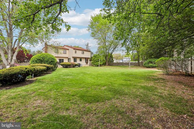 8 DUNHAM CT, Berlin, NJ 08009