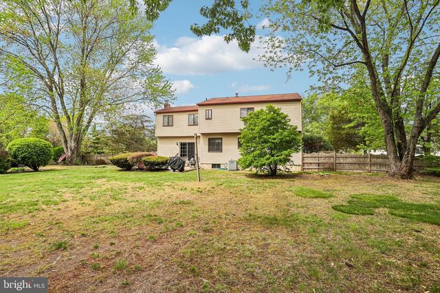 8 DUNHAM CT, Berlin, NJ 08009