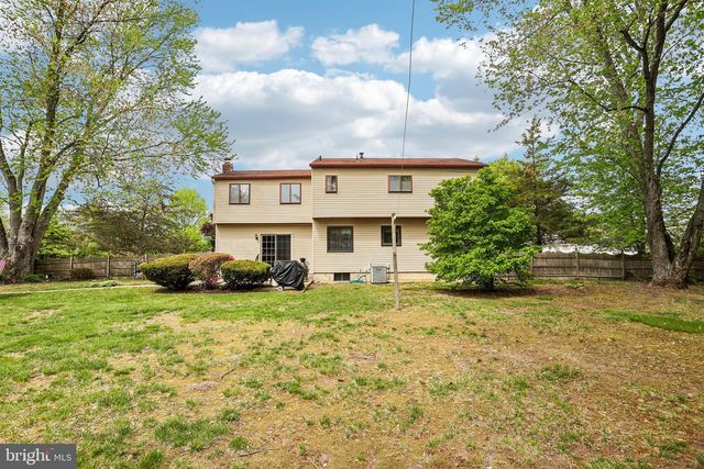8 DUNHAM CT, Berlin, NJ 08009