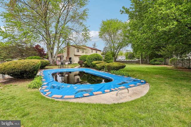 8 DUNHAM CT, Berlin, NJ 08009