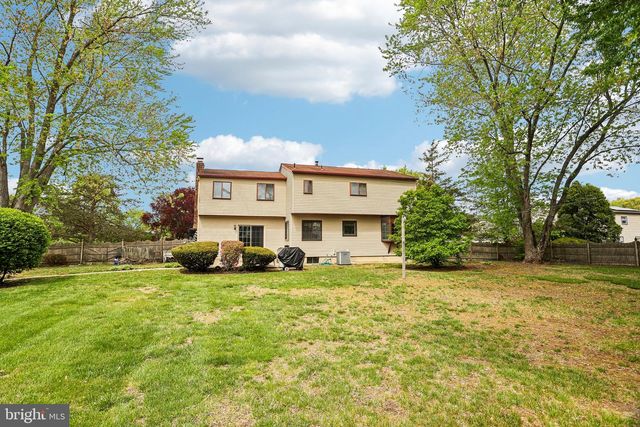8 DUNHAM CT, Berlin, NJ 08009