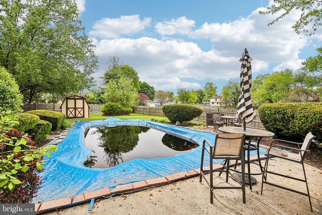 8 DUNHAM CT, Berlin, NJ 08009