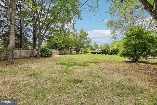 8 DUNHAM CT, Berlin, NJ 08009