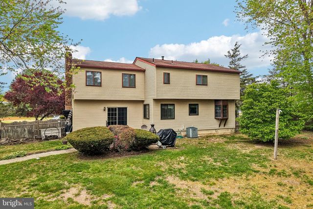 8 DUNHAM CT, Berlin, NJ 08009