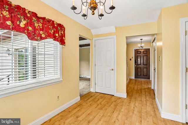 8 DUNHAM CT, Berlin, NJ 08009