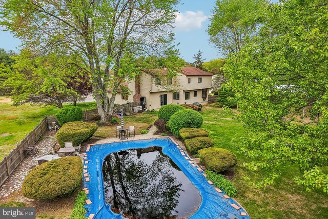 8 DUNHAM CT, Berlin, NJ 08009