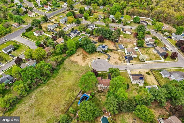 8 DUNHAM CT, Berlin, NJ 08009