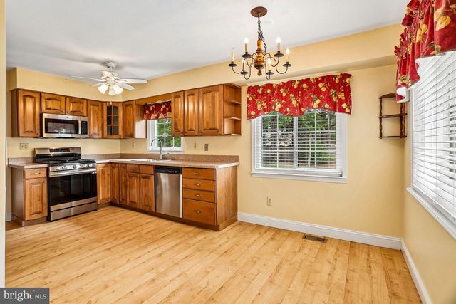 8 DUNHAM CT, Berlin, NJ 08009