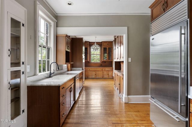 290 Long Crescent Drive, Bristol, VA 24201
