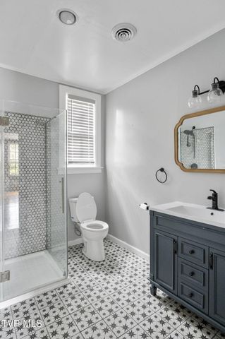 290 Long Crescent Drive, Bristol, VA 24201