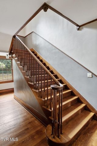 290 Long Crescent Drive, Bristol, VA 24201