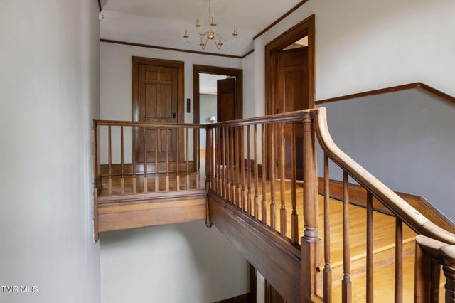 290 Long Crescent Drive, Bristol, VA 24201