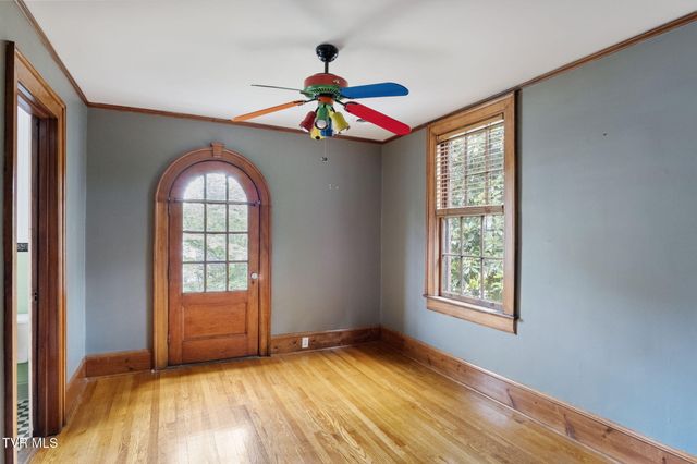 290 Long Crescent Drive, Bristol, VA 24201