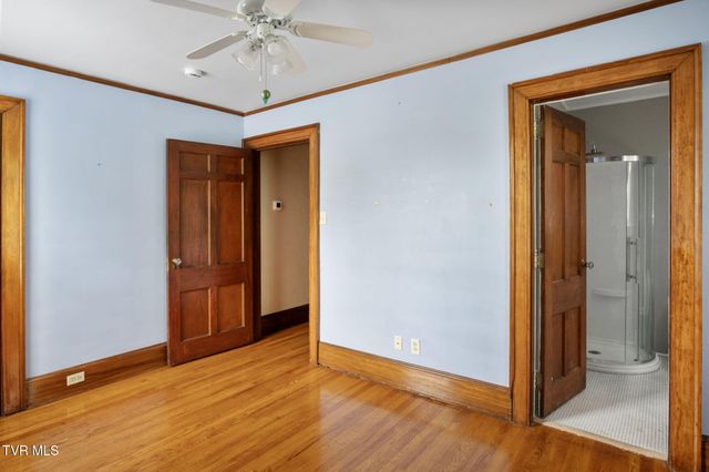 290 Long Crescent Drive, Bristol, VA 24201