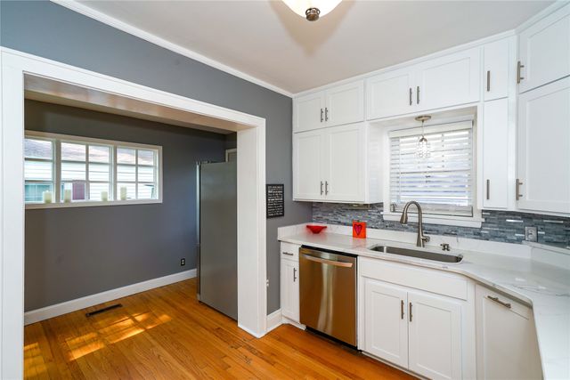 726 W 9th Street S, Newton, IA 50208