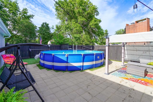 726 W 9th Street S, Newton, IA 50208