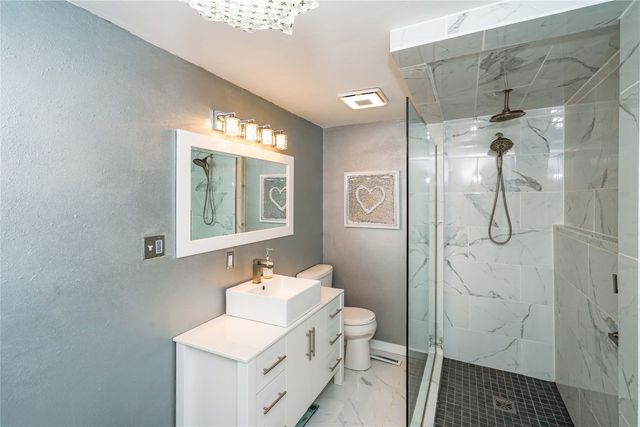 726 W 9th Street S, Newton, IA 50208