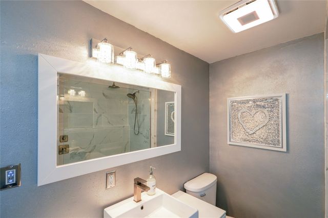 726 W 9th Street S, Newton, IA 50208