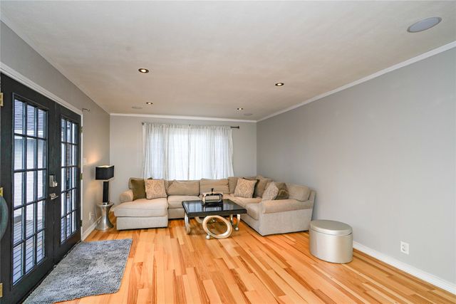 726 W 9th Street S, Newton, IA 50208