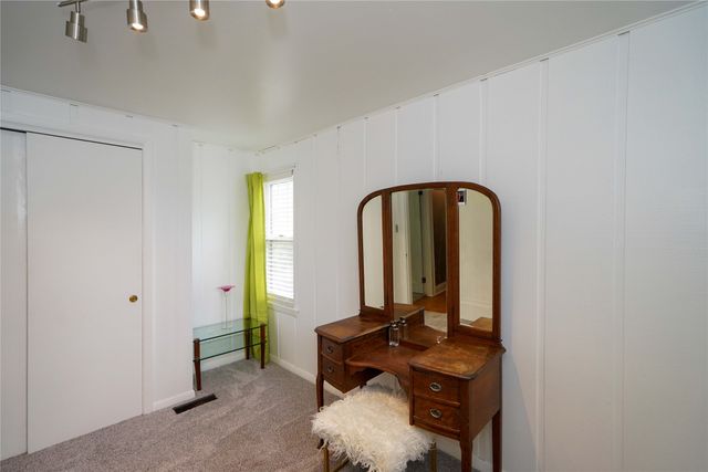 726 W 9th Street S, Newton, IA 50208