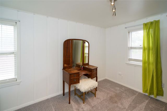 726 W 9th Street S, Newton, IA 50208