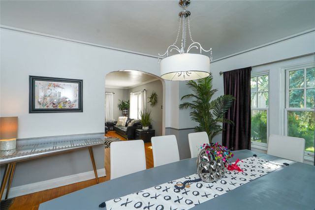 726 W 9th Street S, Newton, IA 50208