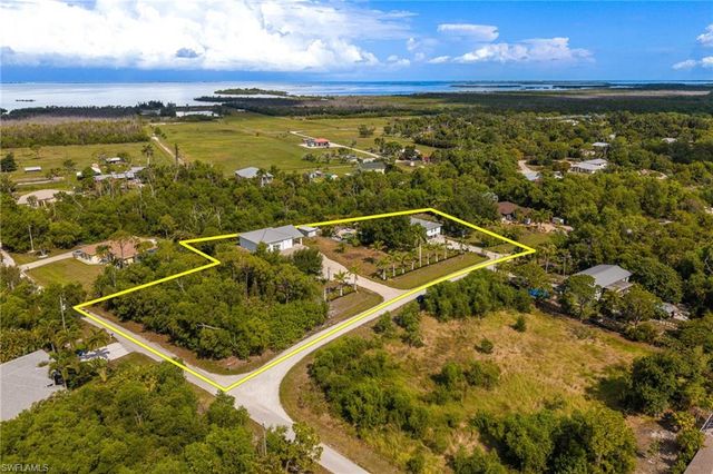 8787 Kodiak LN, St. James City, FL 33956
