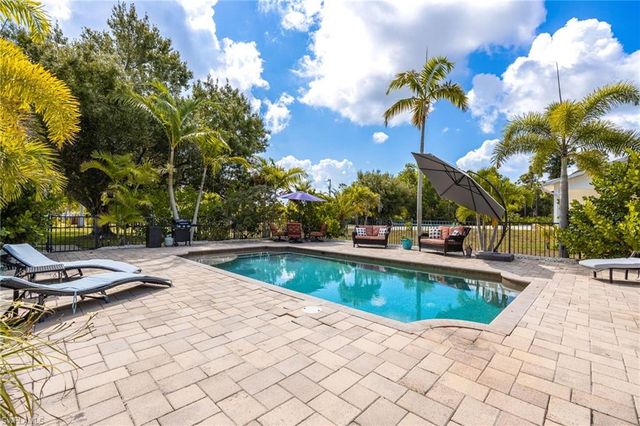 8787 Kodiak LN, St. James City, FL 33956