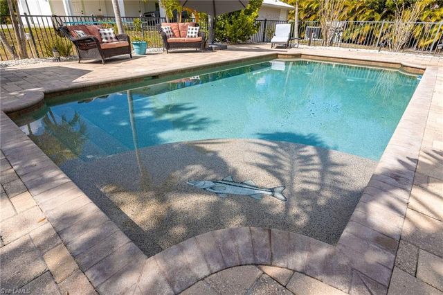 8787 Kodiak LN, St. James City, FL 33956