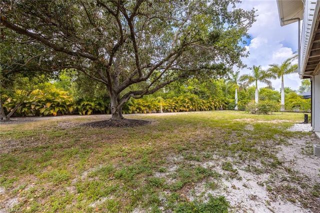 8787 Kodiak LN, St. James City, FL 33956