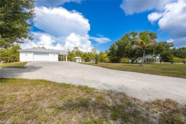 8787 Kodiak LN, St. James City, FL 33956