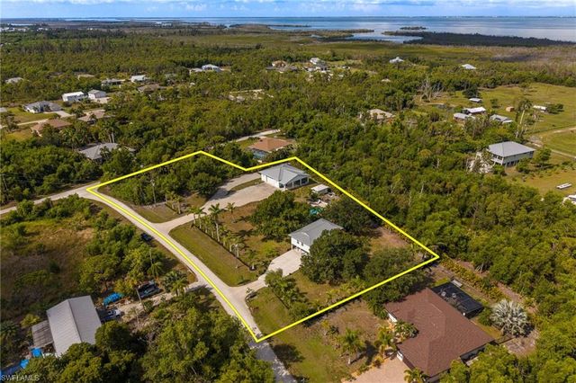 8787 Kodiak LN, St. James City, FL 33956