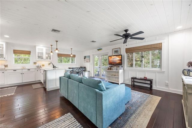 8787 Kodiak LN, St. James City, FL 33956