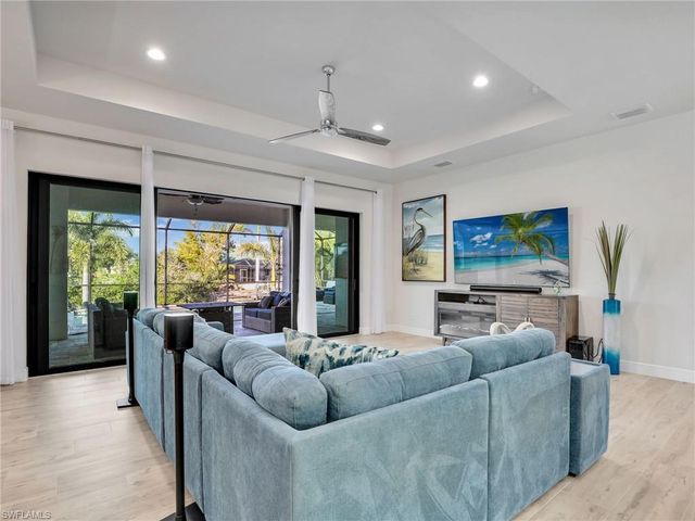 225 SW 42nd TER, Cape Coral, FL 33914