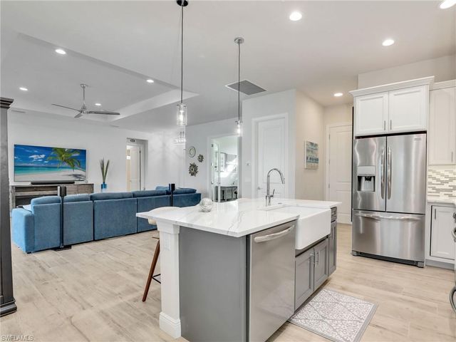 225 SW 42nd TER, Cape Coral, FL 33914