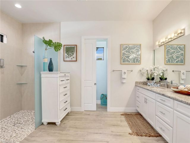 225 SW 42nd TER, Cape Coral, FL 33914