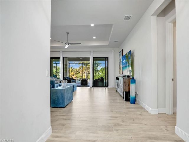 225 SW 42nd TER, Cape Coral, FL 33914