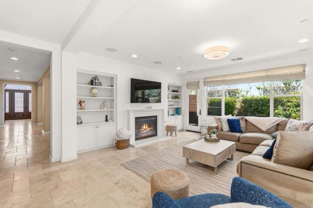 809 Dolphin Circle, Encinitas, CA 92024